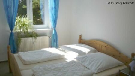 Schlafzimmer (2)
